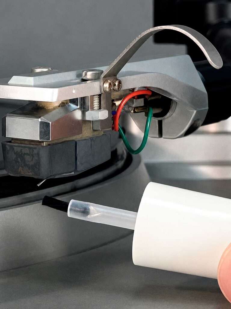 Stylast Stylus Treatment lengthens the life of the stylus by reducing friction with the groove